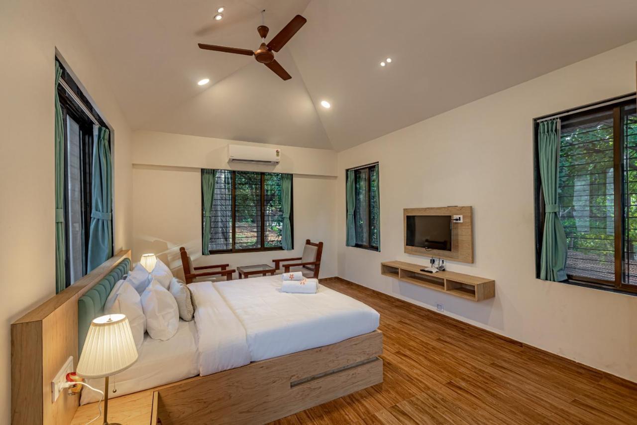 Saffronstays Riverfront Manor, 5-Bdr Pool Villa By Pej River Karjat Bagian luar foto
