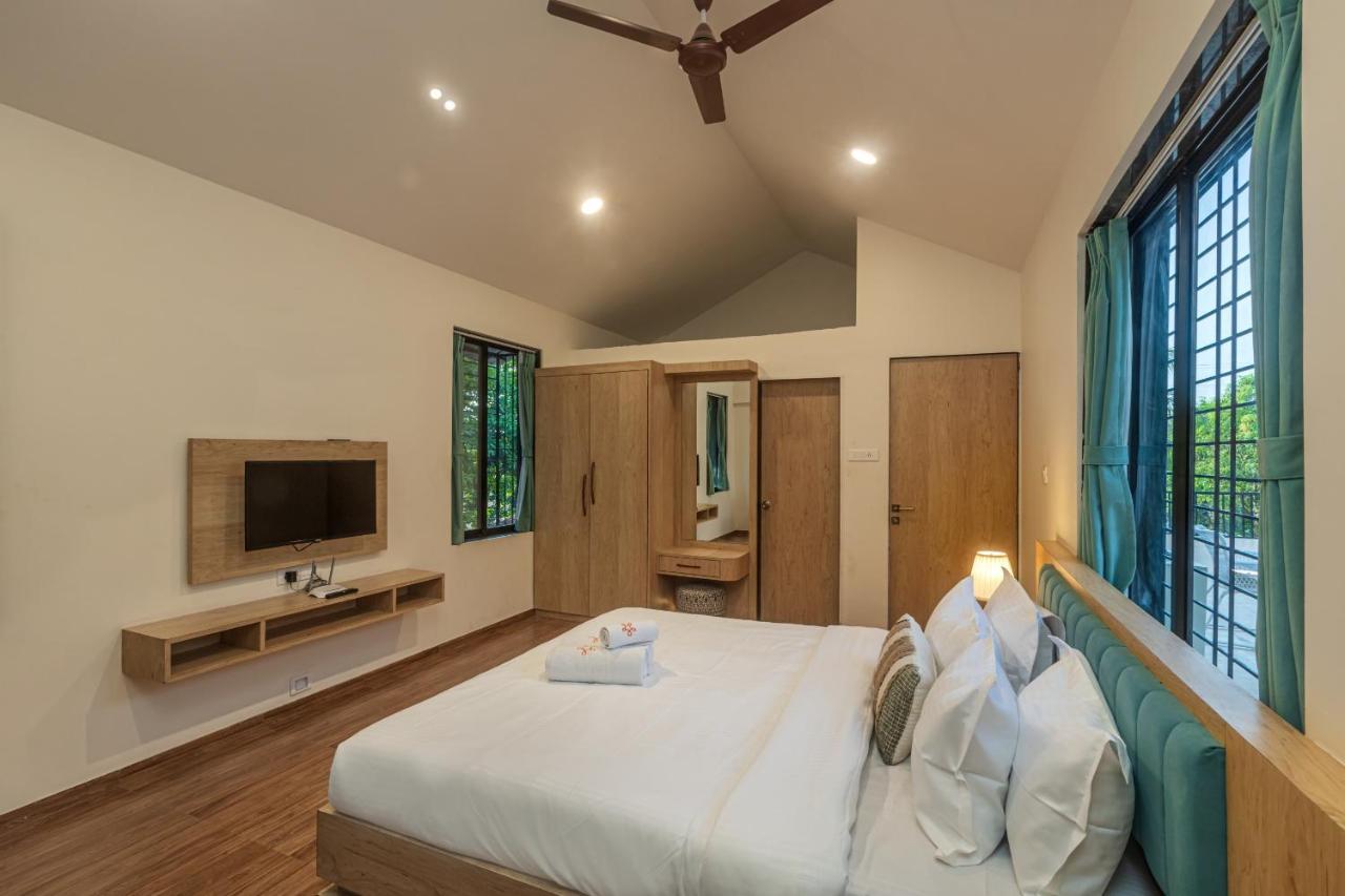Saffronstays Riverfront Manor, 5-Bdr Pool Villa By Pej River Karjat Bagian luar foto