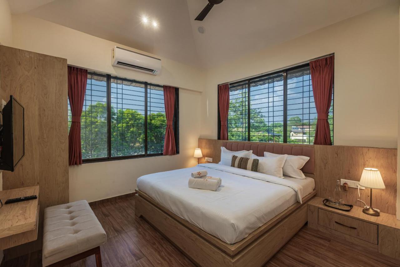 Saffronstays Riverfront Manor, 5-Bdr Pool Villa By Pej River Karjat Bagian luar foto
